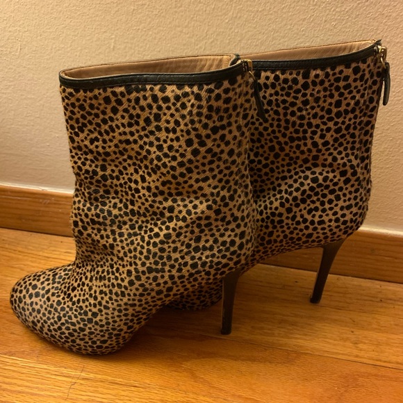 Ann Taylor Calf-Hair Carmel Brown Bootie with Black Pipping👢 - Picture 5 of 5